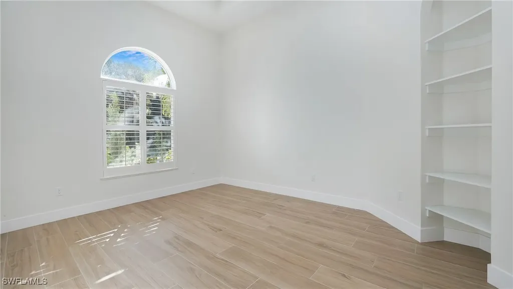 111 17th Street NW Naples FL 34120