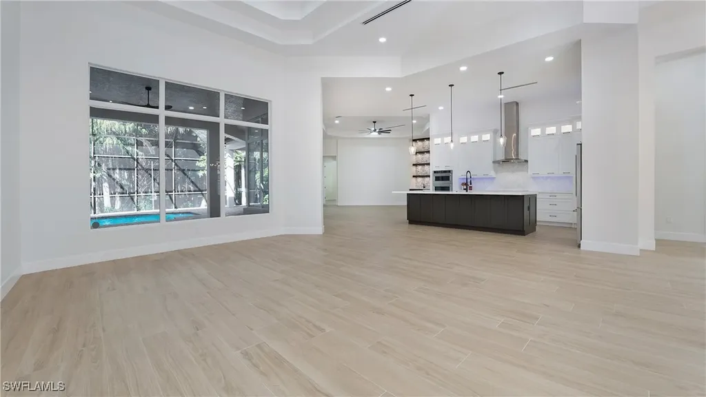 111 17th Street NW Naples FL 34120