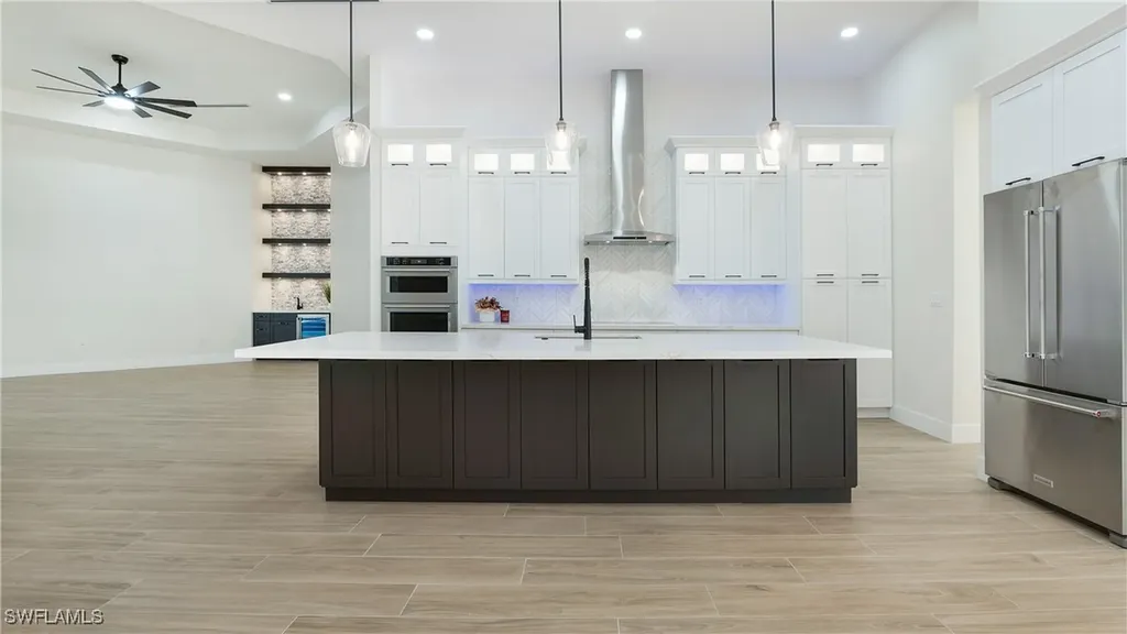 111 17th Street NW Naples FL 34120