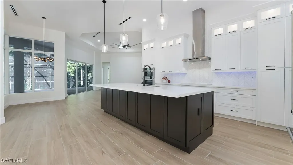 111 17th Street NW Naples FL 34120