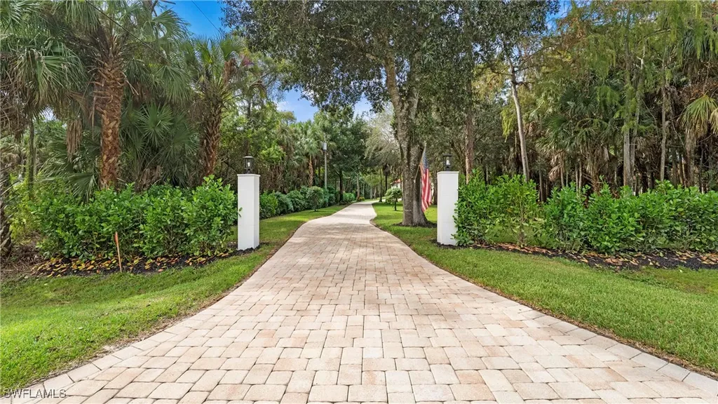 111 17th Street NW Naples FL 34120