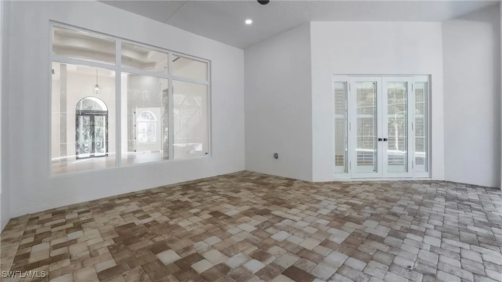 111 17th Street NW Naples FL 34120