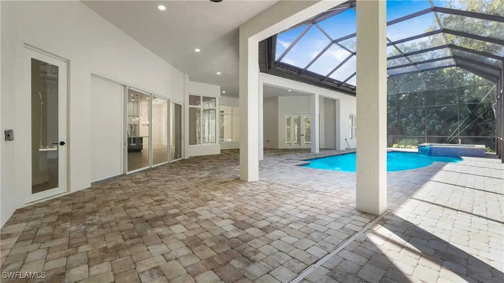 111 17th Street NW Naples FL 34120