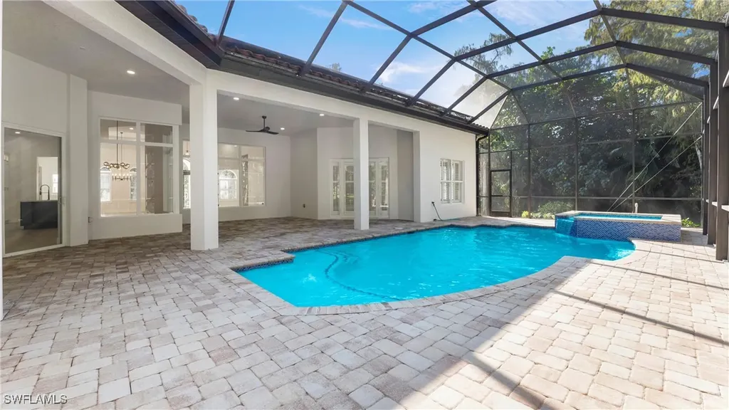 111 17th Street NW Naples FL 34120