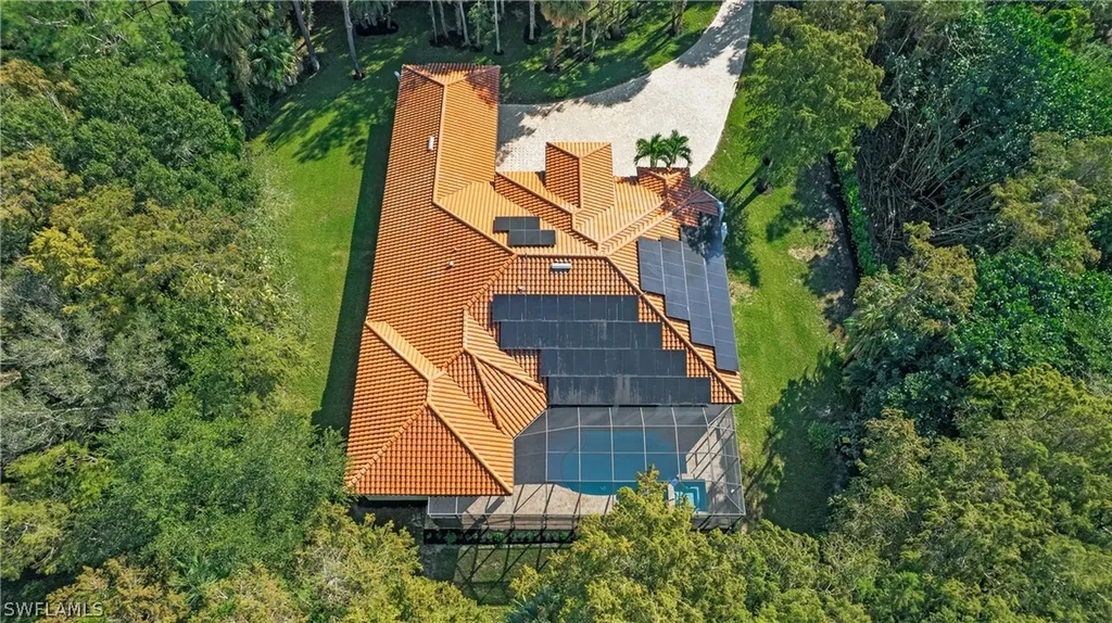 111 17th Street NW Naples FL 34120