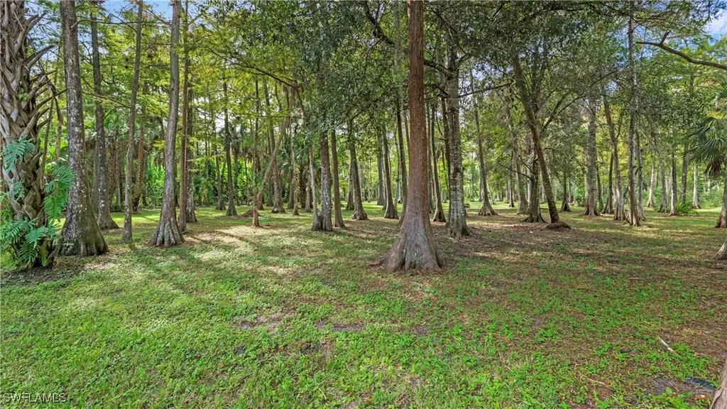 111 17th Street NW Naples FL 34120