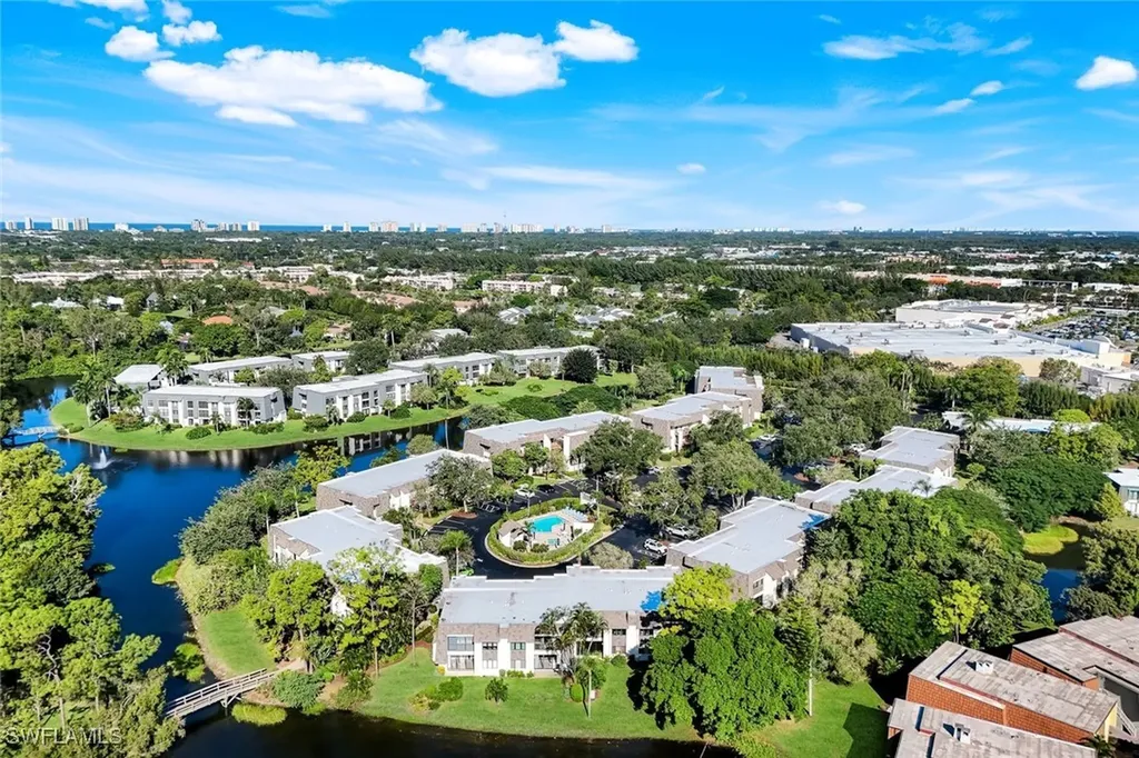 1672 Spoonbill Lane Naples FL 34105