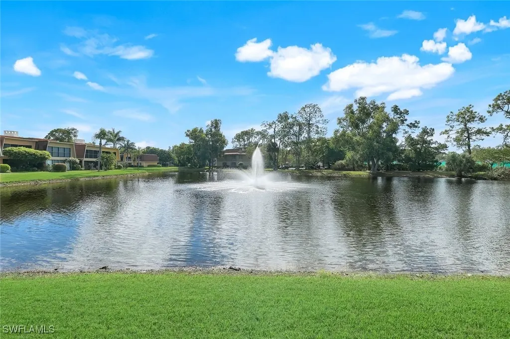 1672 Spoonbill Lane Naples FL 34105