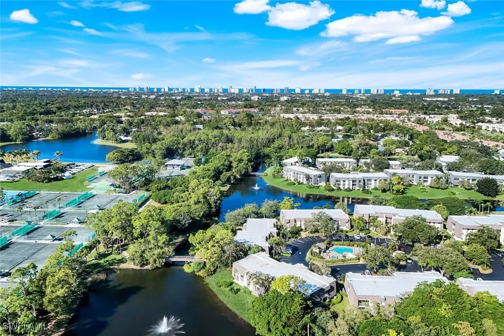 1672 Spoonbill Lane Naples FL 34105