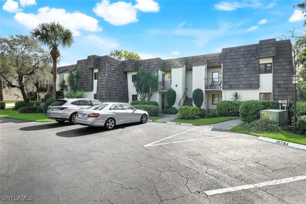 1672 Spoonbill Lane Naples FL 34105