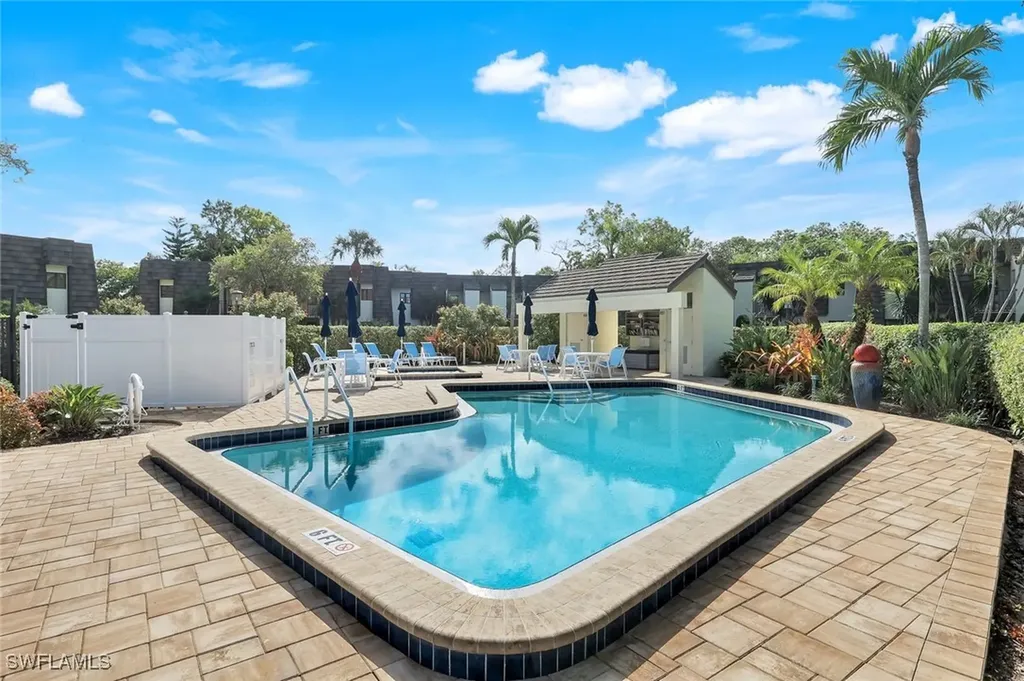 1672 Spoonbill Lane Naples FL 34105