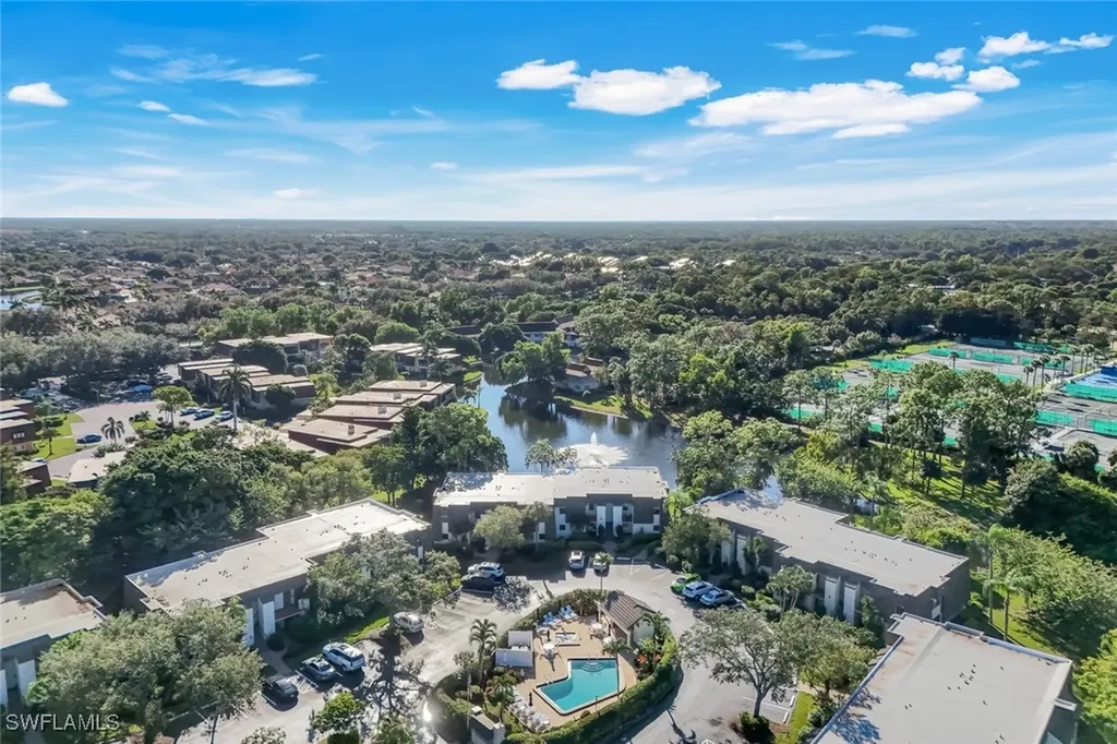 1672 Spoonbill Lane Naples FL 34105