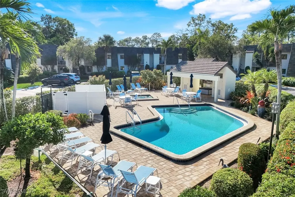 1672 Spoonbill Lane Naples FL 34105