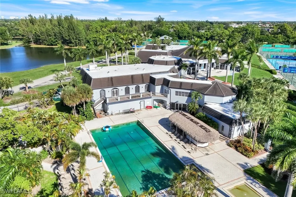 1672 Spoonbill Lane Naples FL 34105