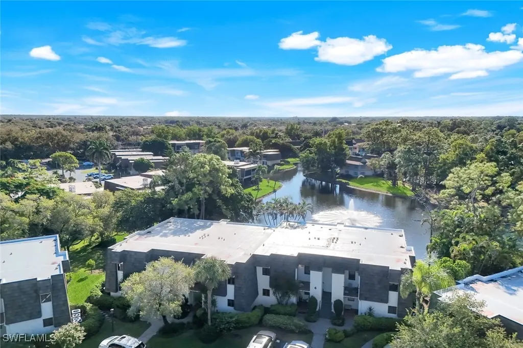 1672 Spoonbill Lane Naples FL 34105