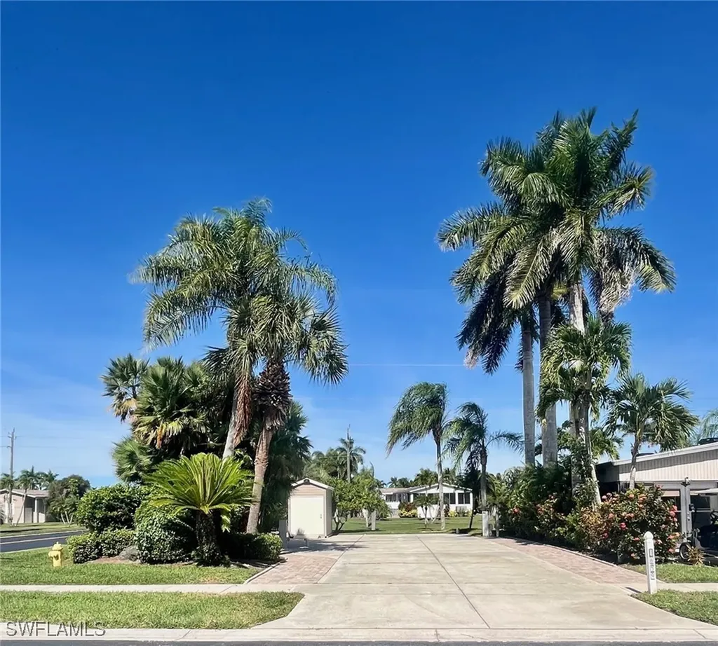 1659 Diamond Lake Circle Naples FL 34114