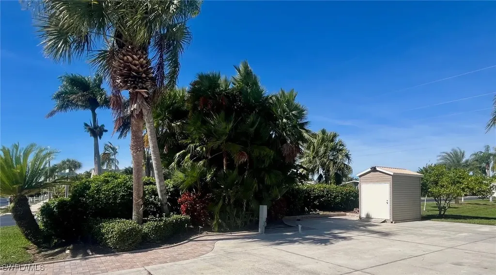 1659 Diamond Lake Circle Naples FL 34114