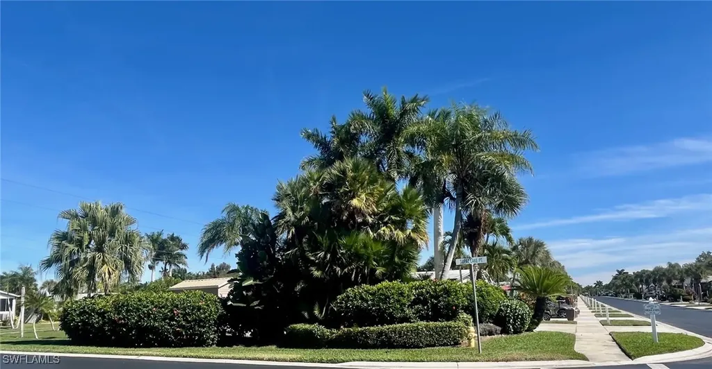1659 Diamond Lake Circle Naples FL 34114