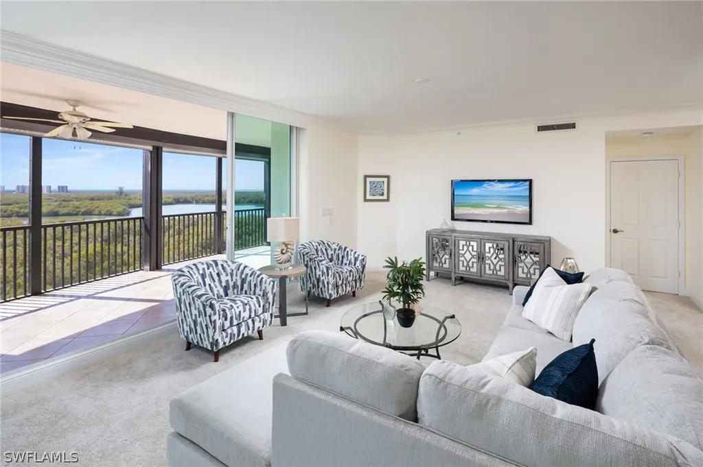 425 Cove Tower Drive Naples FL 34110