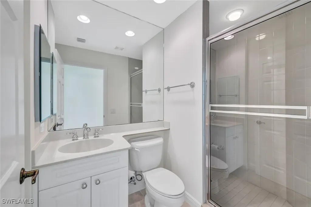 425 Cove Tower Drive Naples FL 34110