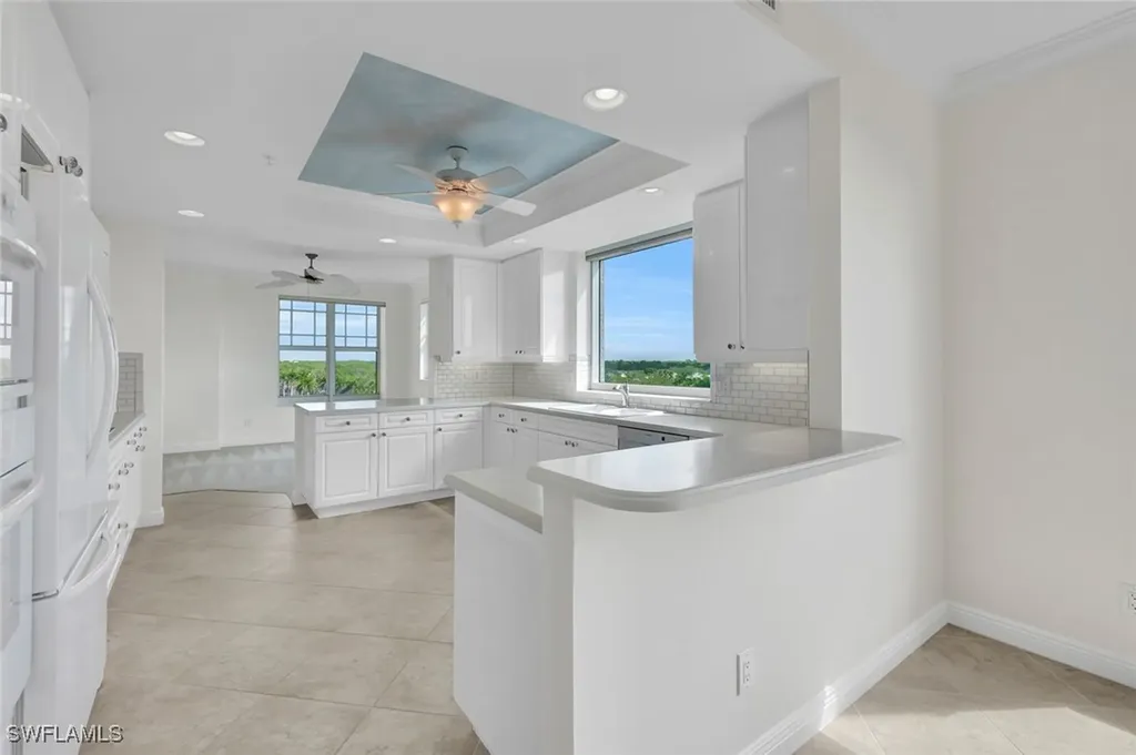 425 Cove Tower Drive Naples FL 34110
