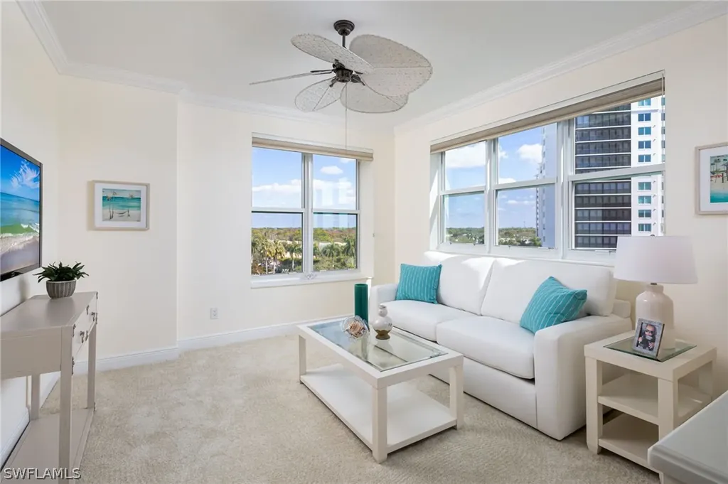 425 Cove Tower Drive Naples FL 34110