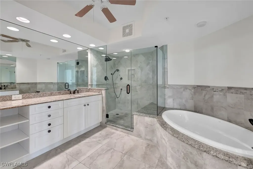 425 Cove Tower Drive Naples FL 34110