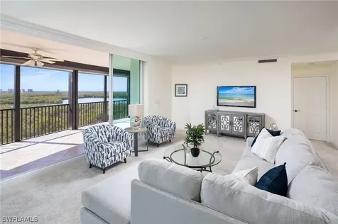 425 Cove Tower Drive Naples FL 34110