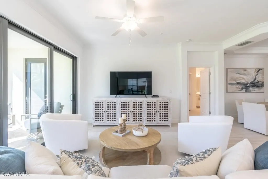 16352 Viansa Way Naples FL 34110
