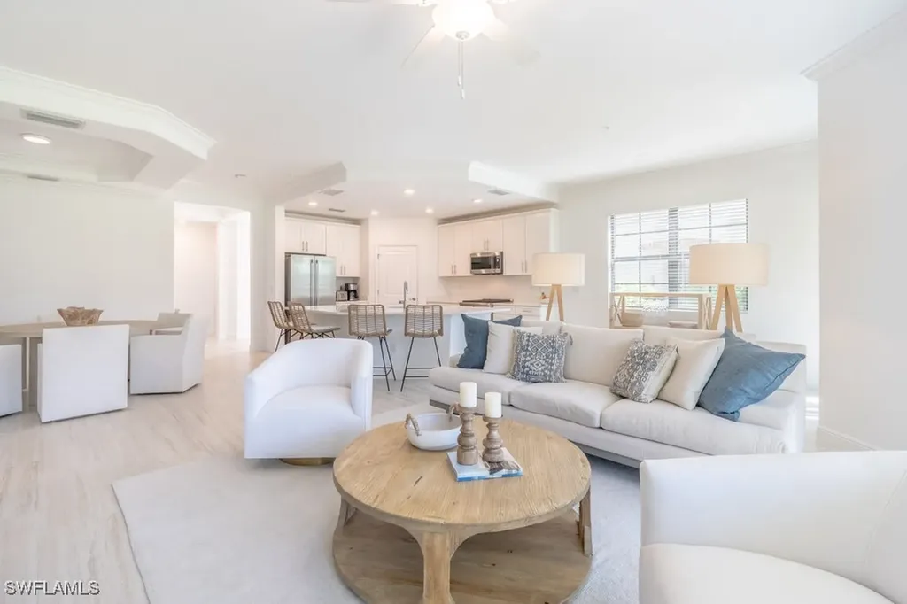 16352 Viansa Way Naples FL 34110