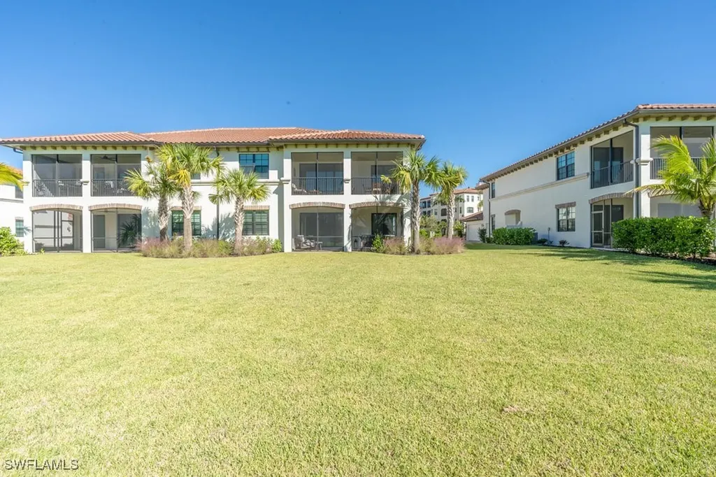 16352 Viansa Way Naples FL 34110