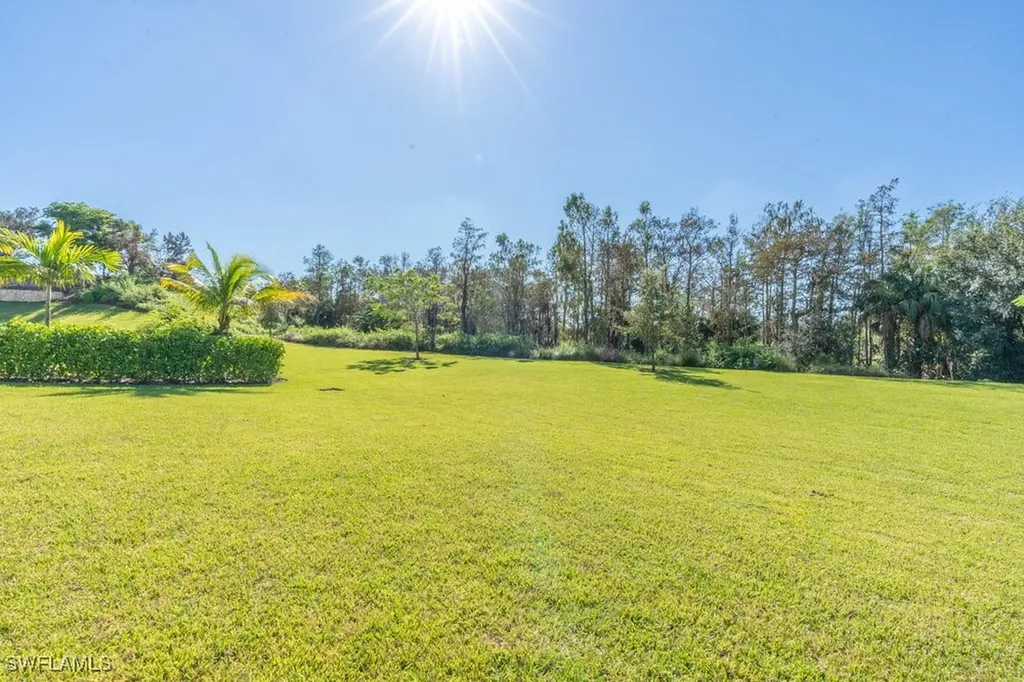 16352 Viansa Way Naples FL 34110