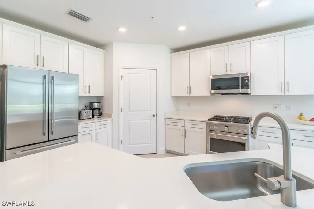 16352 Viansa Way Naples FL 34110