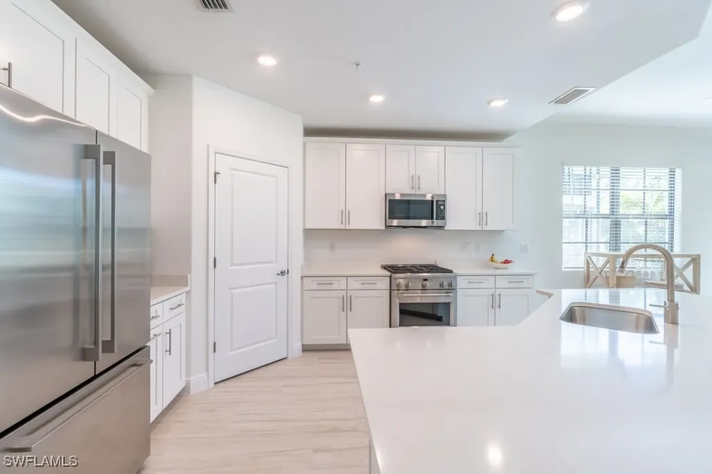 16352 Viansa Way Naples FL 34110