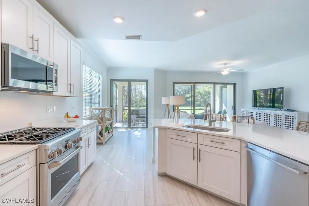 16352 Viansa Way Naples FL 34110