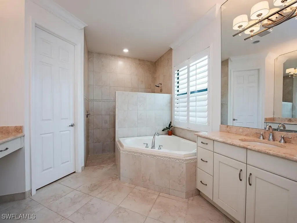 2750 Cinnamon Bay Circle Naples FL 34119