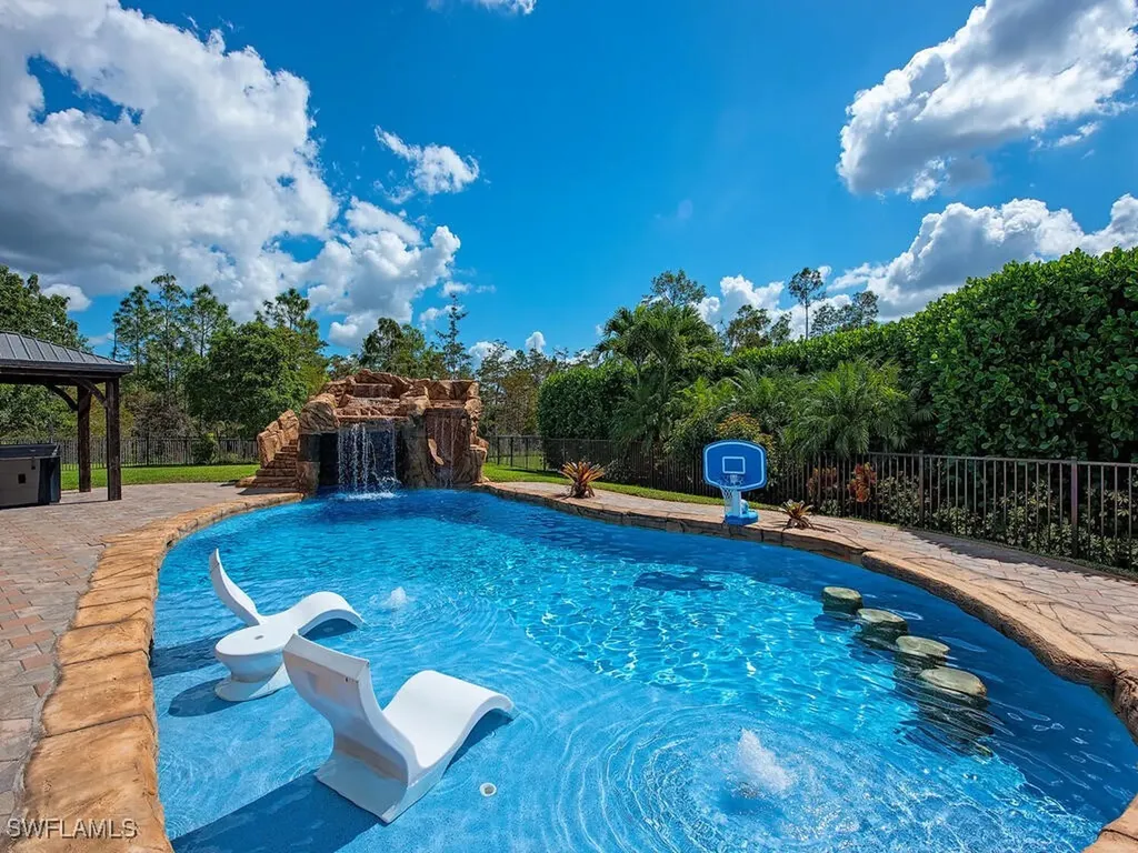 2750 Cinnamon Bay Circle Naples FL 34119
