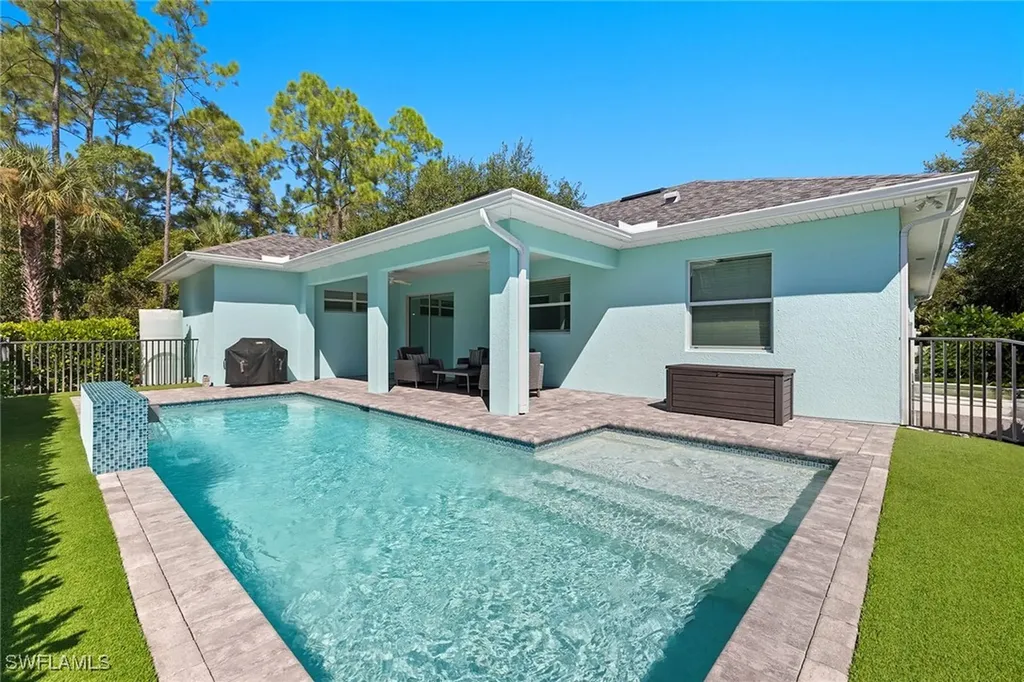 152 14th Avenue NW Naples FL 34120