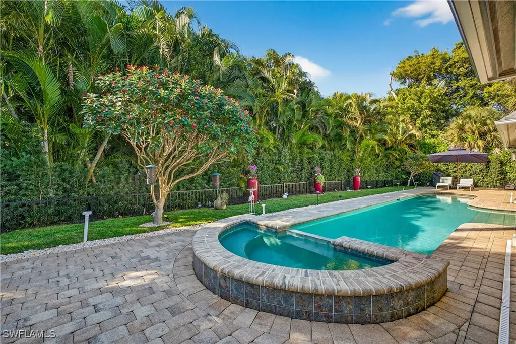1675 Murex Lane Naples FL 34102