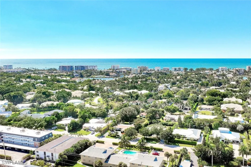 2000 Alamanda Drive Naples FL 34102