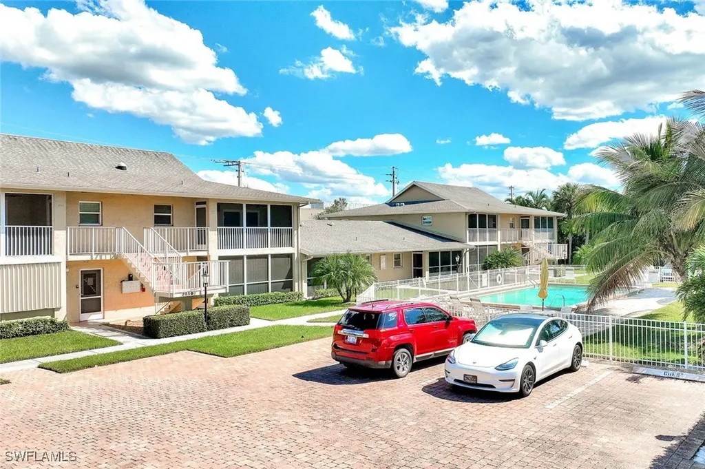 2000 Alamanda Drive Naples FL 34102