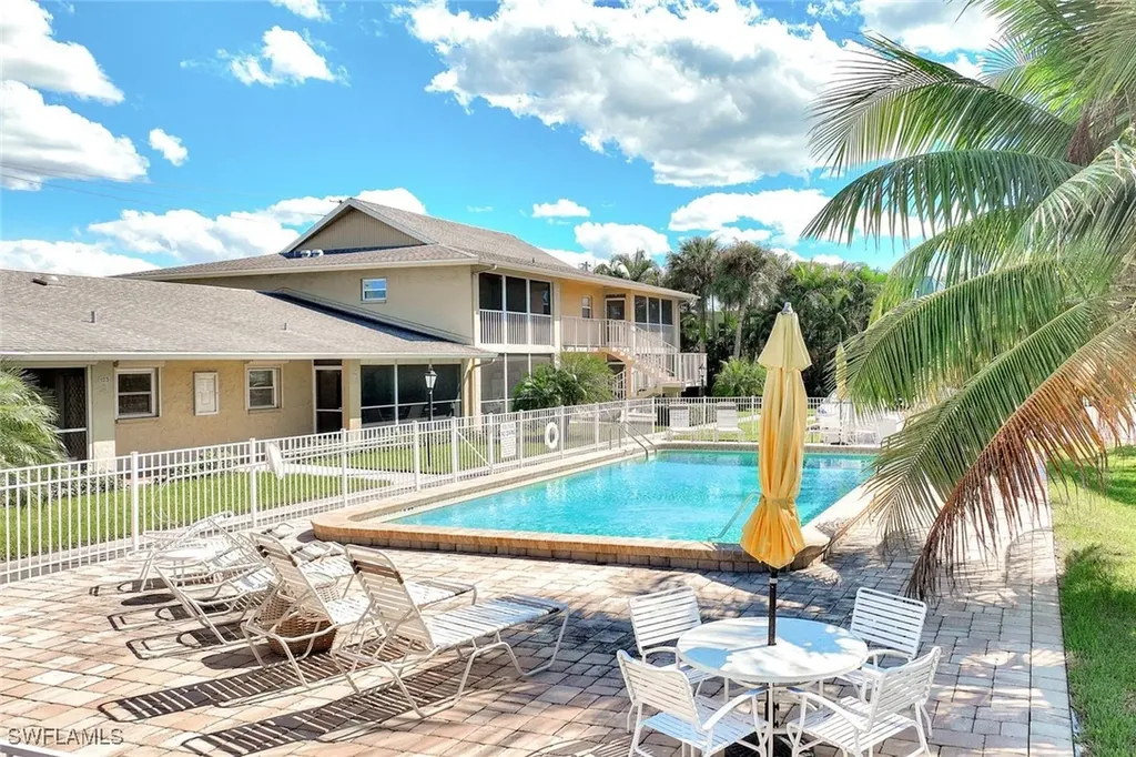2000 Alamanda Drive Naples FL 34102