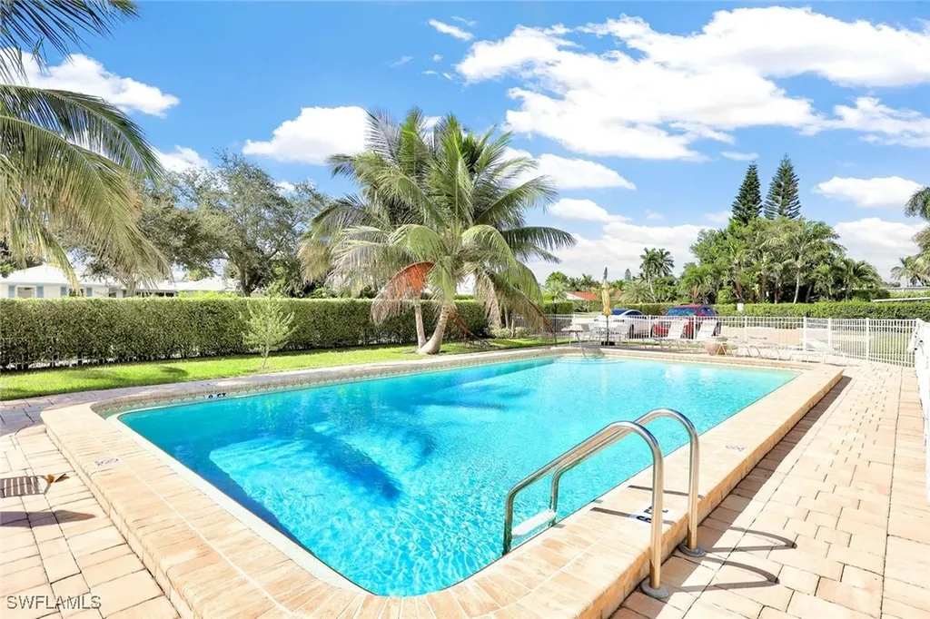 2000 Alamanda Drive Naples FL 34102