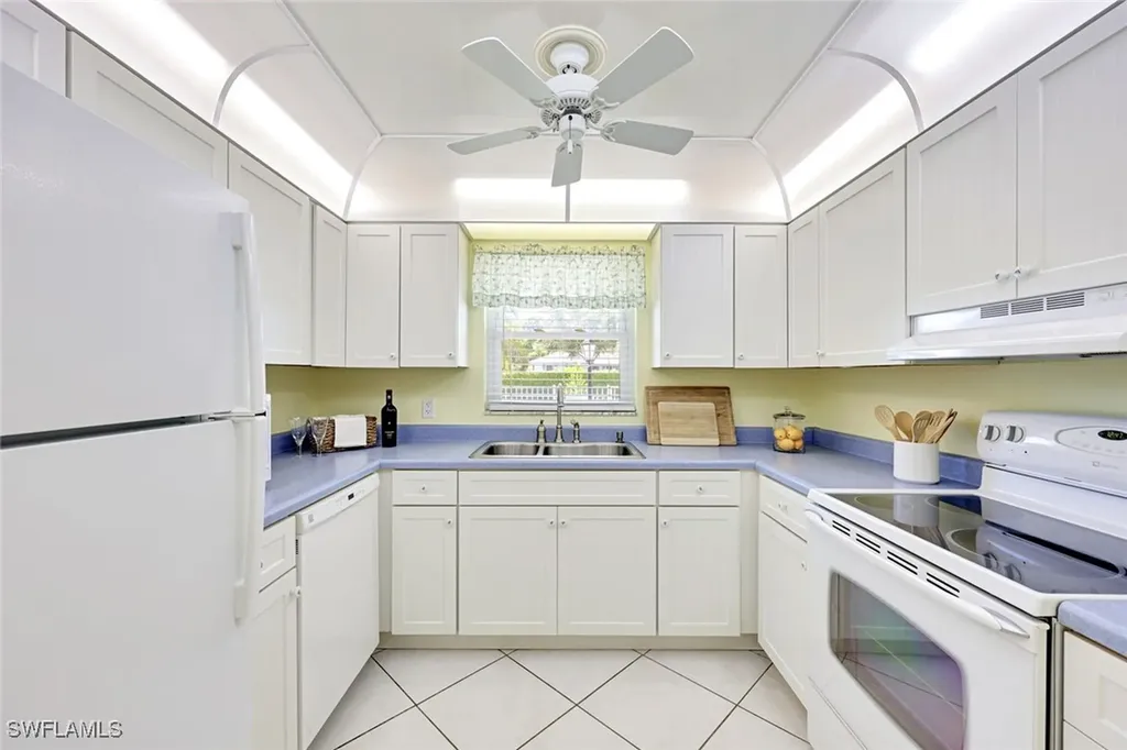 2000 Alamanda Drive Naples FL 34102