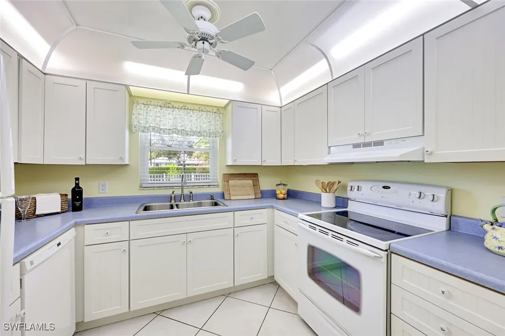 2000 Alamanda Drive Naples FL 34102