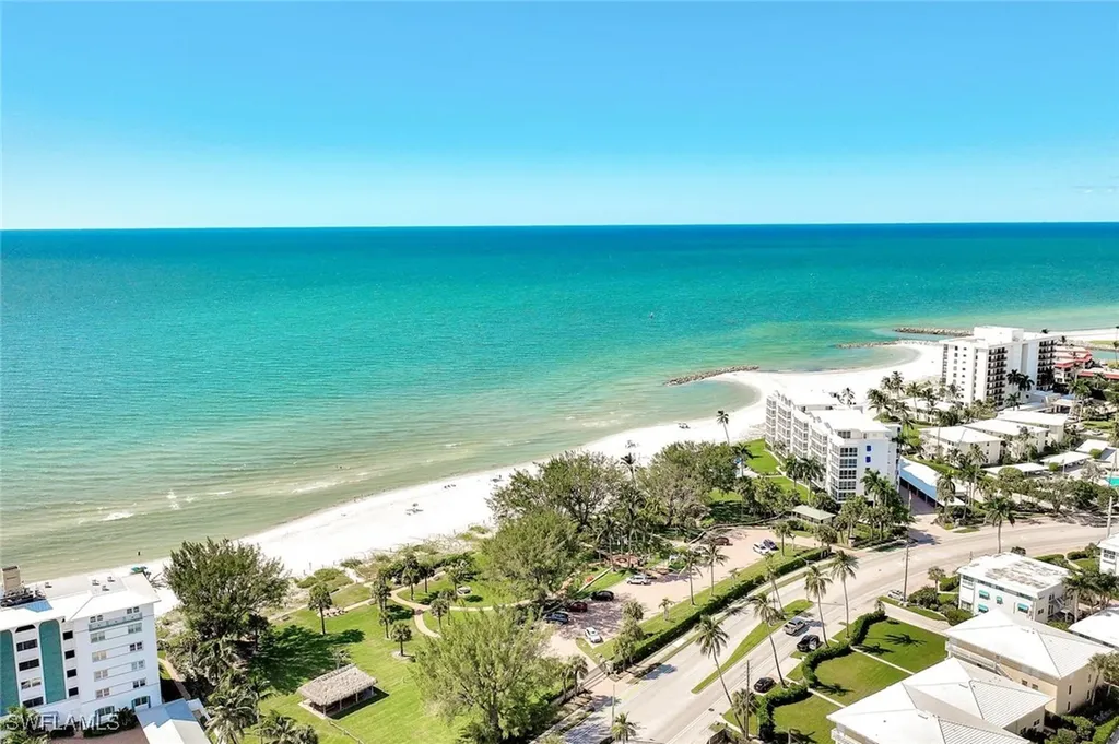 2000 Alamanda Drive Naples FL 34102