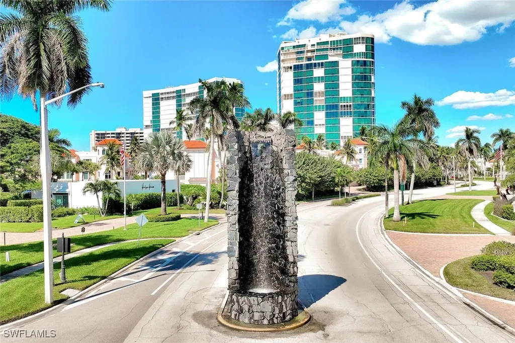 2000 Alamanda Drive Naples FL 34102