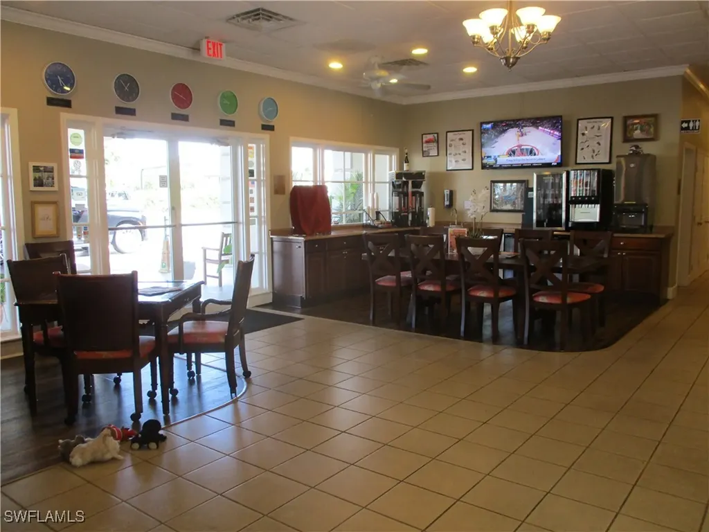 2555 9th Street N Naples FL 34103