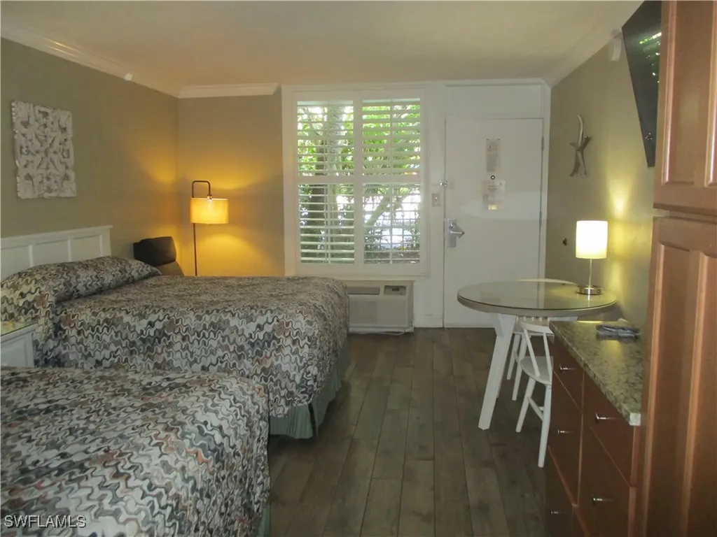 2555 9th Street N Naples FL 34103
