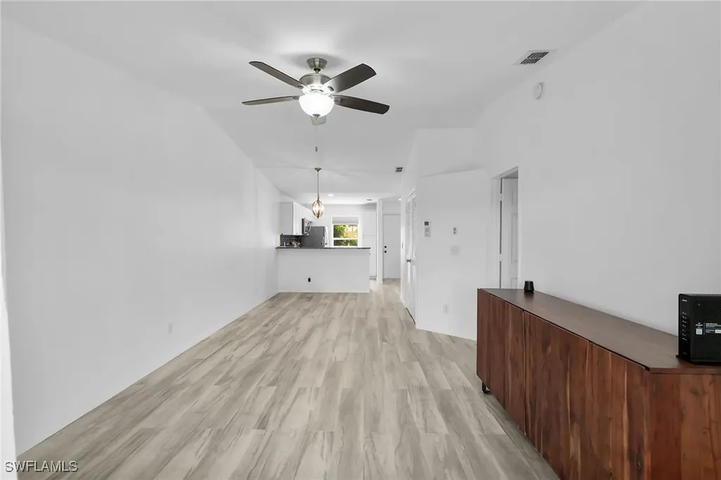 1375 Mainsail Drive Naples FL 34114